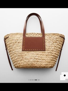 Double strap basket bag / Brown Trim Woven Straw / Never Used